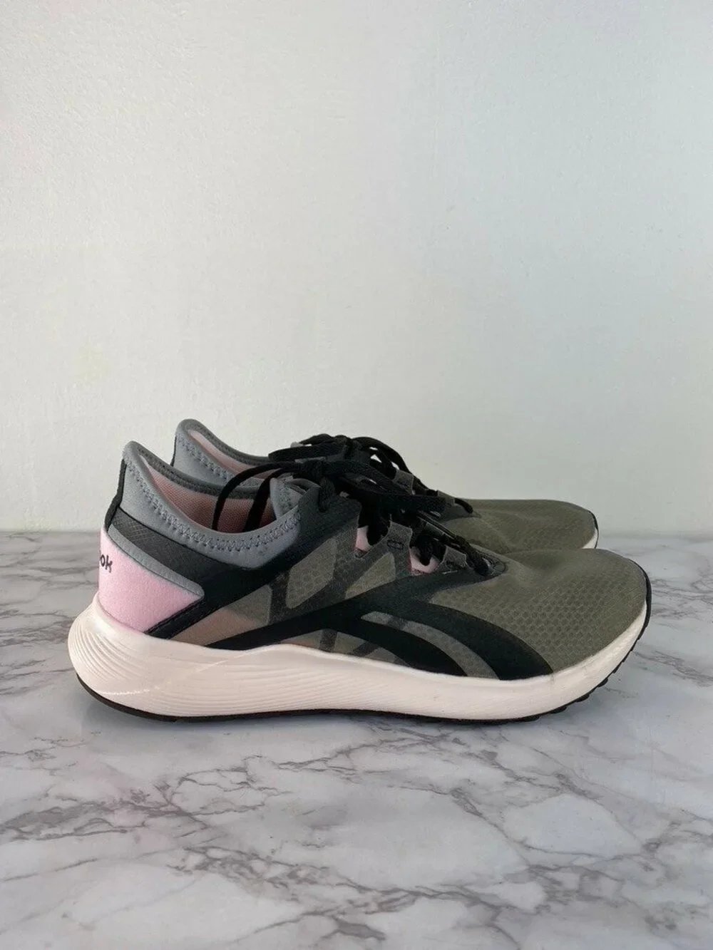 Reebok Women's Pink & Green Lace Up Jogging Running Sneaker SZ 7.5